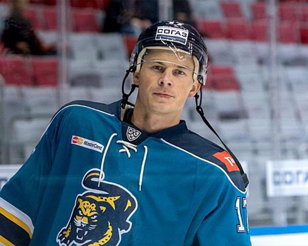 hockeyspelare Ilya Krikunov